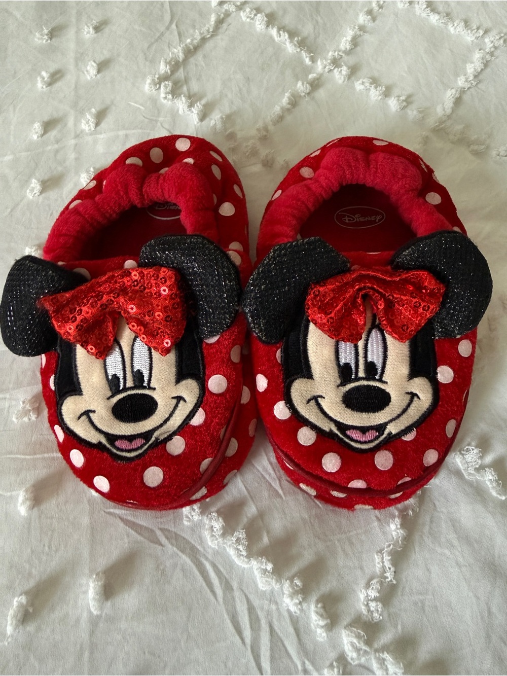 Disney Kids Minnie Mouse Red and Black Polka Dot Slip-On Slippers